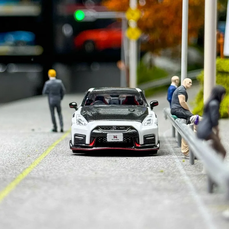 INNO 1/64 NISSAN GT-R R35 Metalowy Model Auta Zabawka Odlewany Ciśnieniowo Prezent