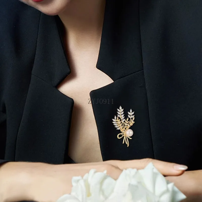 Bros Mutiara Air Tawar Korsase Zirkon Telinga Beras Panen Klasik Aksesori Mantel Ceruk Serbaguna Retro Fashion Mewah Ringan