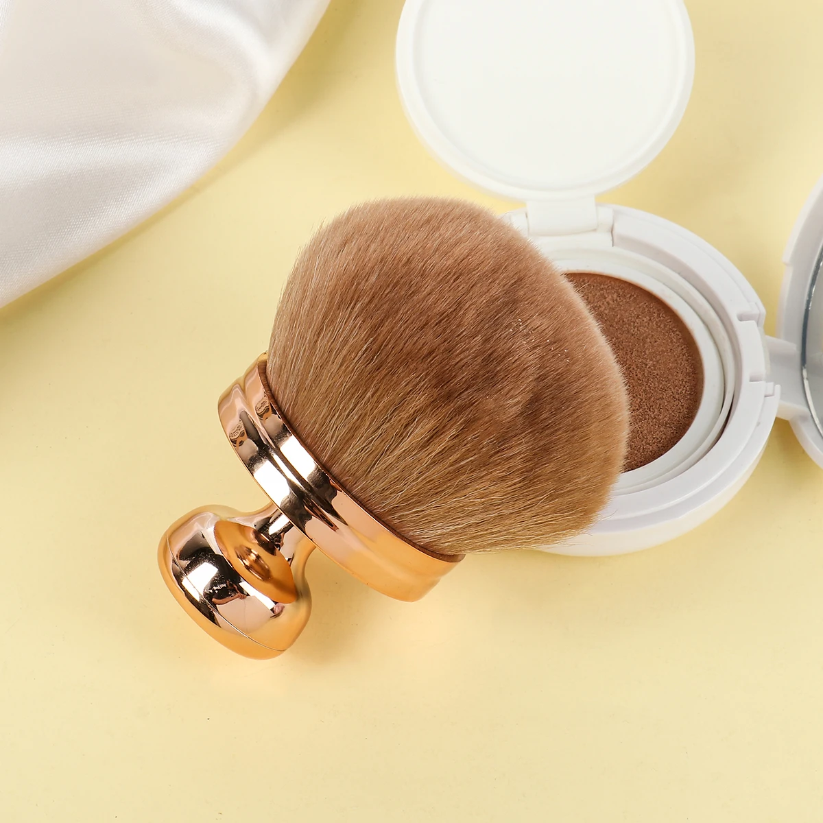 Pinceau de maquillage Super doux, tête de champignon, Extra moelleux, pour poudre pour le visage, polyvalent, fard à joues, outils de beauté, 1 pièces