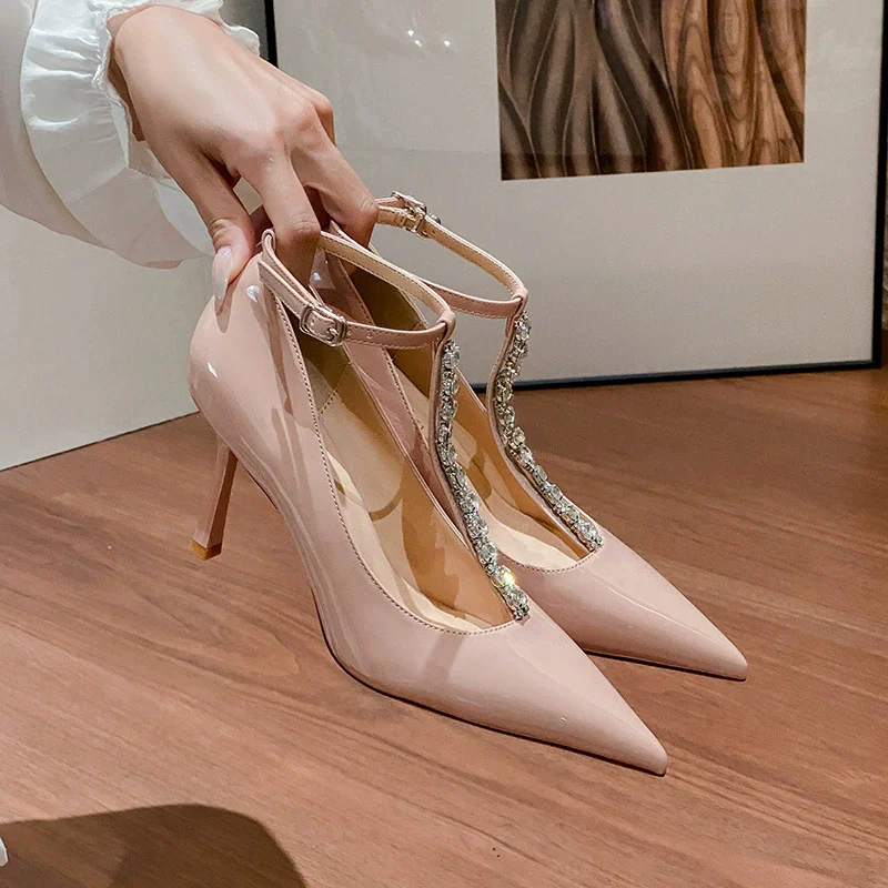 

Spring new pointed toe shallow saliva diamond T-shaped patent leather single shoes banquet dress thin high-heeled women's shoes