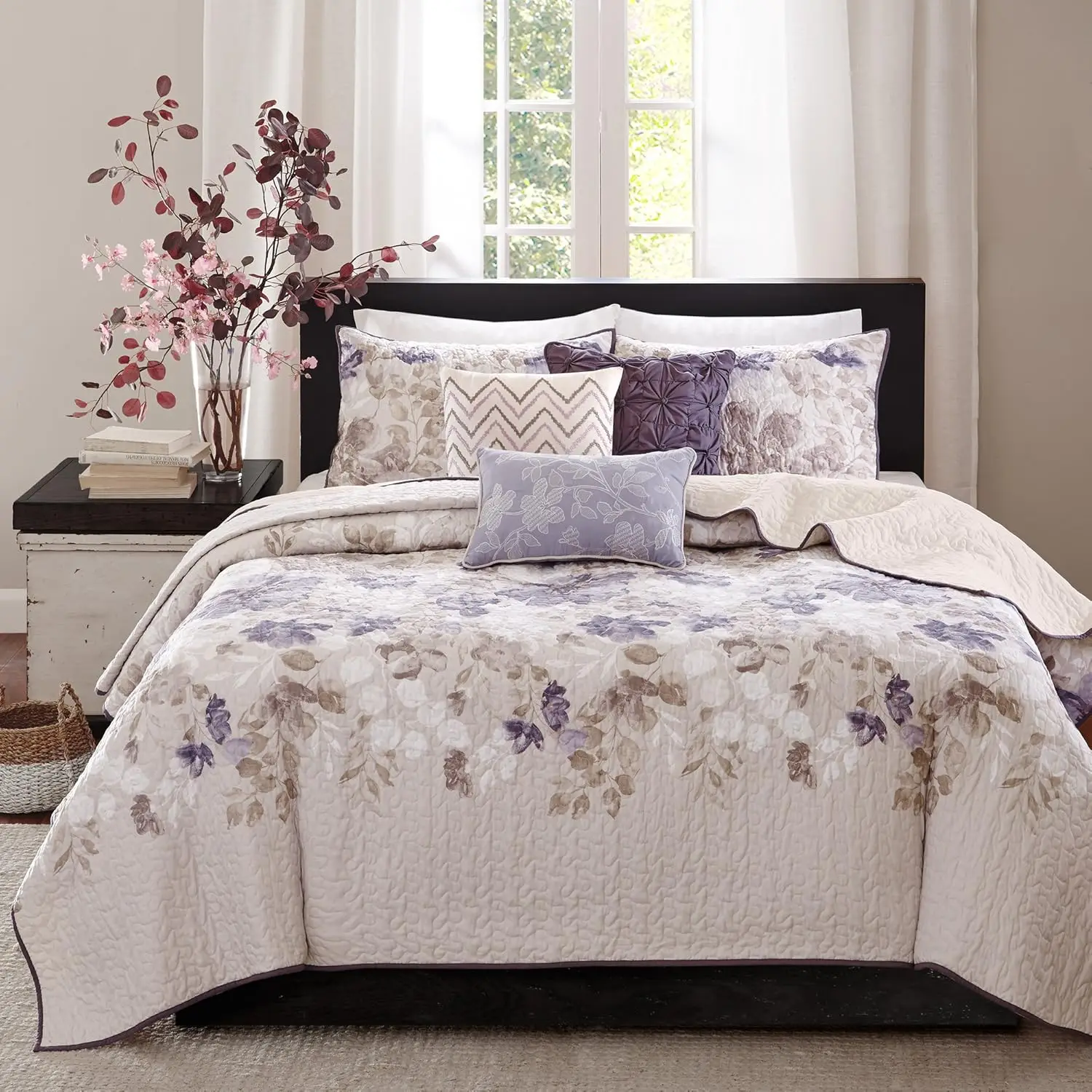 

Modern Classic Floral Quilt Set, All-Season Breathable Bedding with Matching Shams & Pillow, Full/Queen Size in Taupe