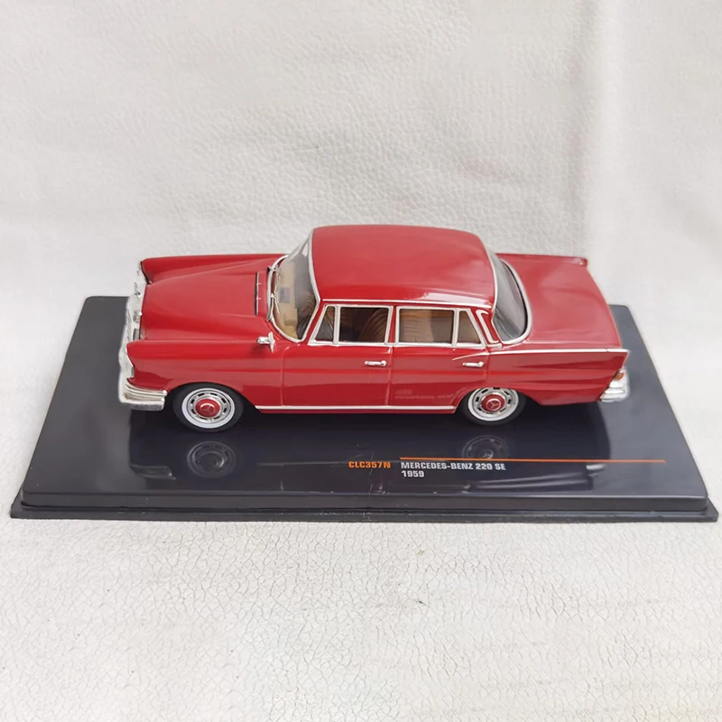 1/43 Scale 220 SE W111 1959 Classic Car Alloy Model