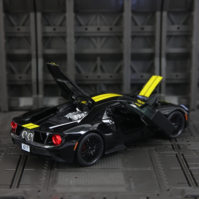 1: 24 simulação modelo de supercarro de liga Ford GT, portas e capô do motor, porta-malas pode ser aberto, absorção de choque de direção