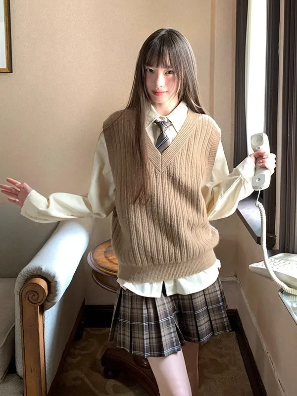

Ladies Brown Knitted Sweater Vest Lazy Sle Layering Top Polyester Fiber V-Ne Regular Length Pure Color Versatile Faion