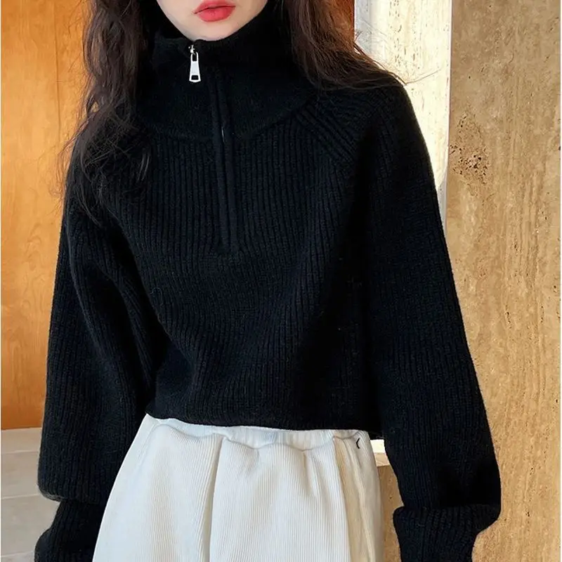 Nuovo maglione a vita alta con maniche a pipistrello e collo alto con mezza cerniera da donna Top corto in colore Maillard alla moda