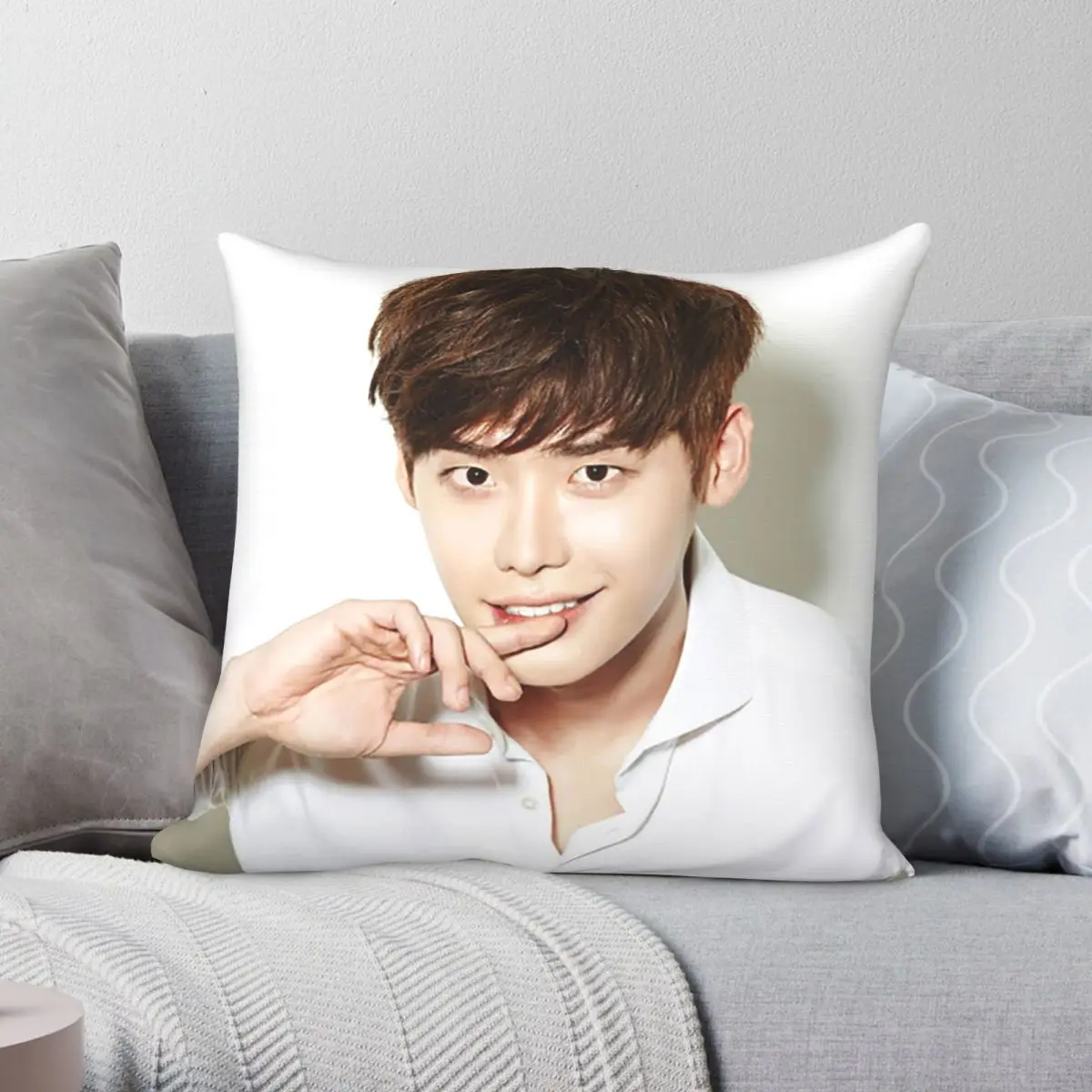 

Lee Jong Suk Pillowcase Polyester Linen Velvet Pattern Zip Decorative Pillow Case Home Cushion Cover