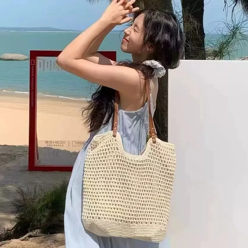 

Women's Shoulder Bags Casual Straw Wicker Woven Ladies Handmade Totes Large Capacity Summer Beach Female's Messenger Bag