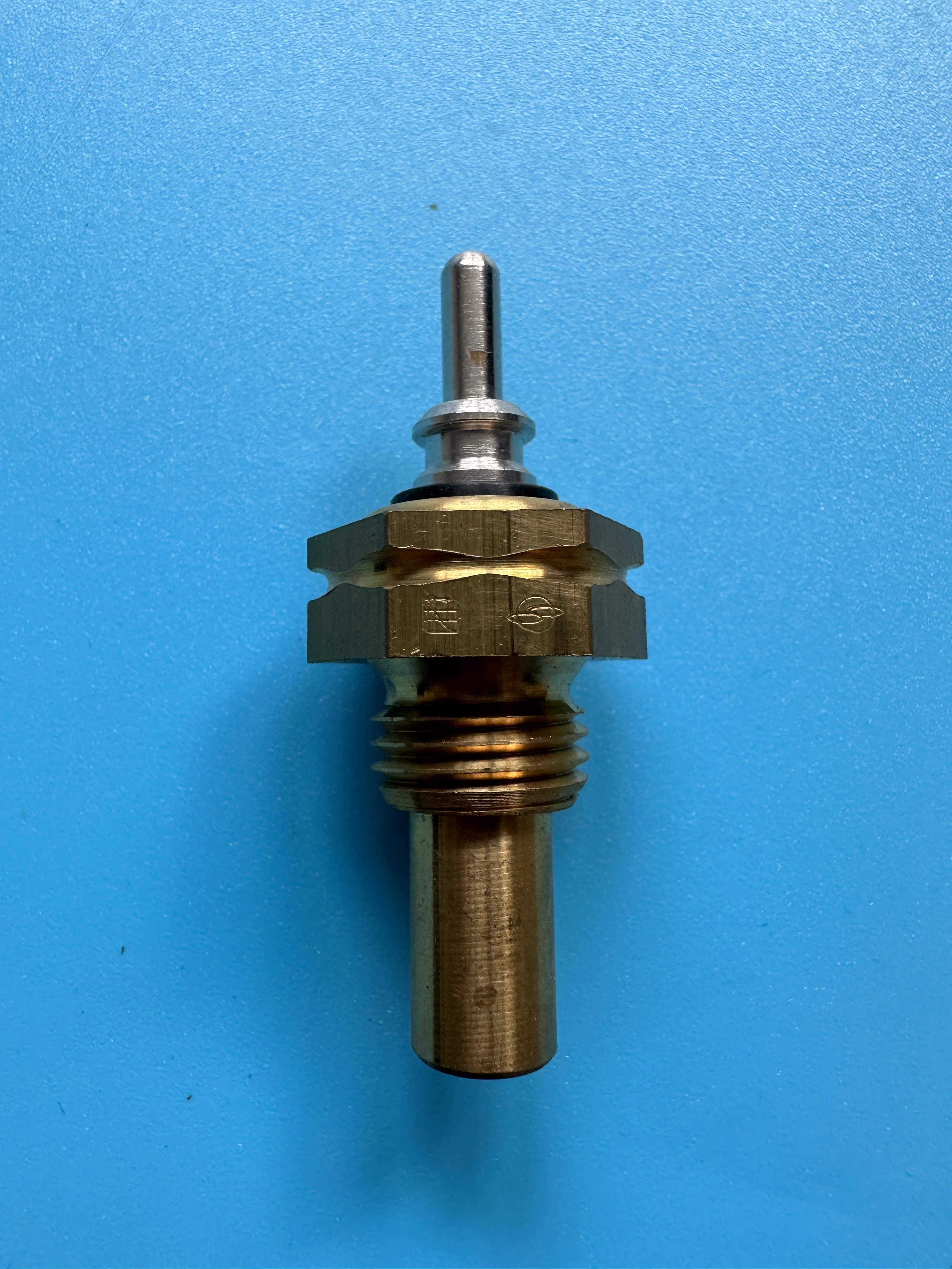 

Датчик водяного насоса в сборе 6615453324 для Ssangyong Rexton Korando Musso Musso Sports до 2006 года