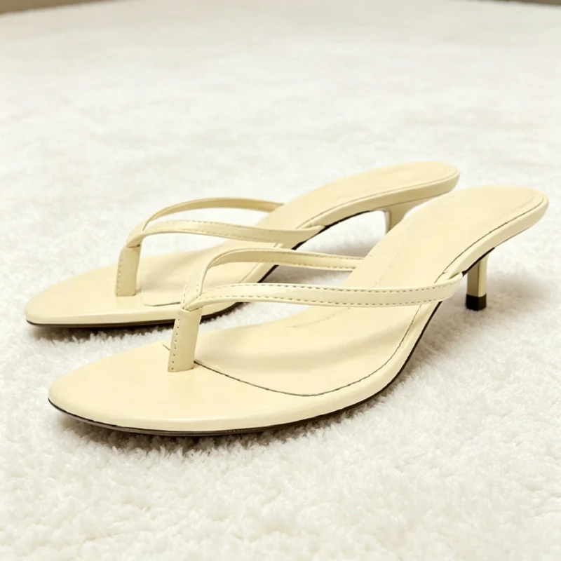 

2026 Summer New Round-Toe Kitten Heel Slippers for Women Sexy Clip Toe Beach Sandals Street-Style Slide Sandals Zapatos De Mujer