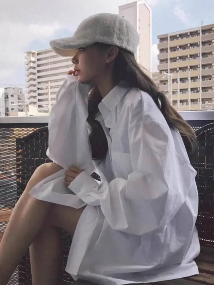 

2025 New Autumn Women's White Shirt Lightweight Outer Layer Sunscreen Cardigan Popular Blouse