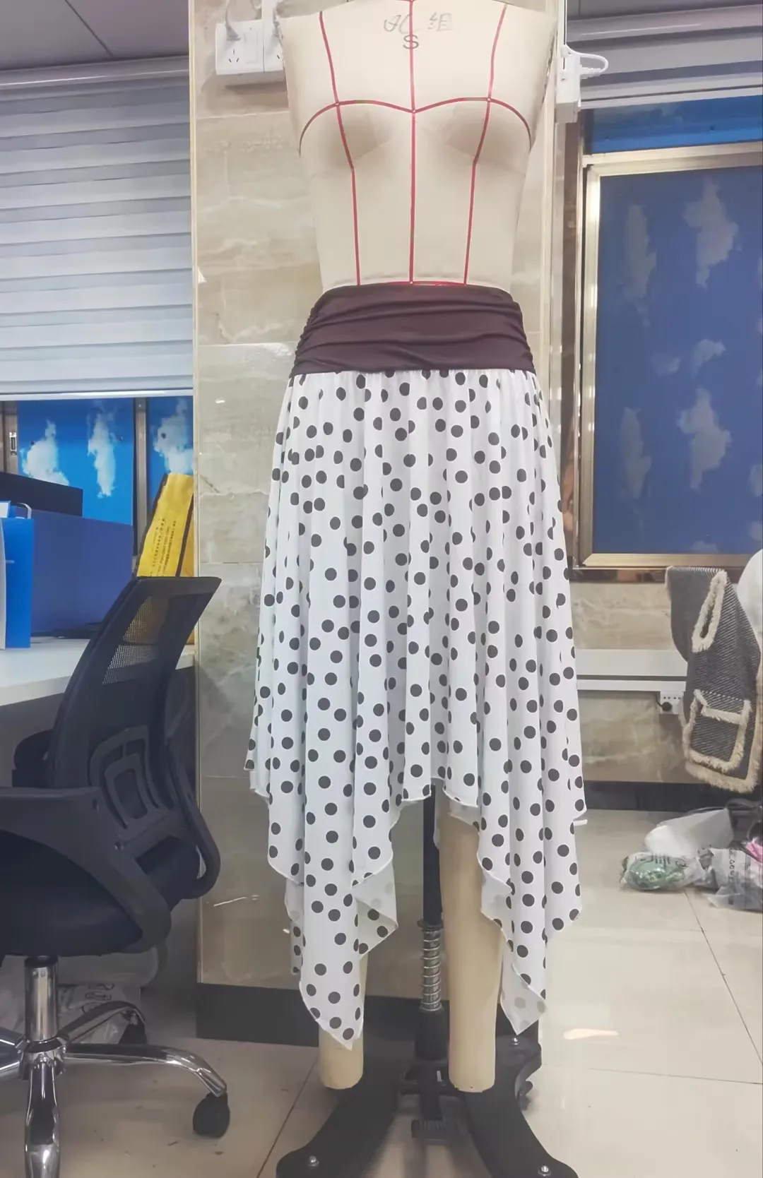 Women's Summer Flowy Skirt Irregular Hem Dot Print Long Skirt for Travel