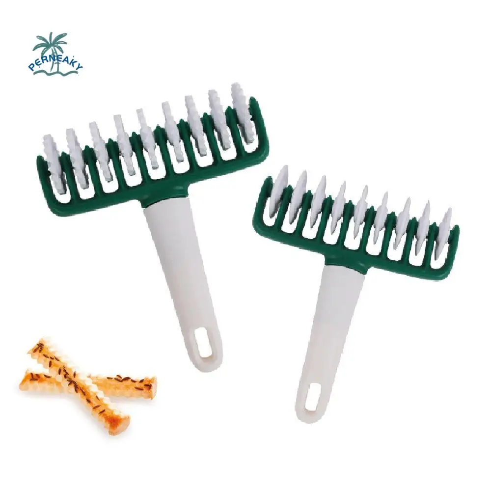 Time-saving Plastic Noodles Cutter Hanging Hole Easy To Use Multi-function Roller Dockers Lightweight Detachable