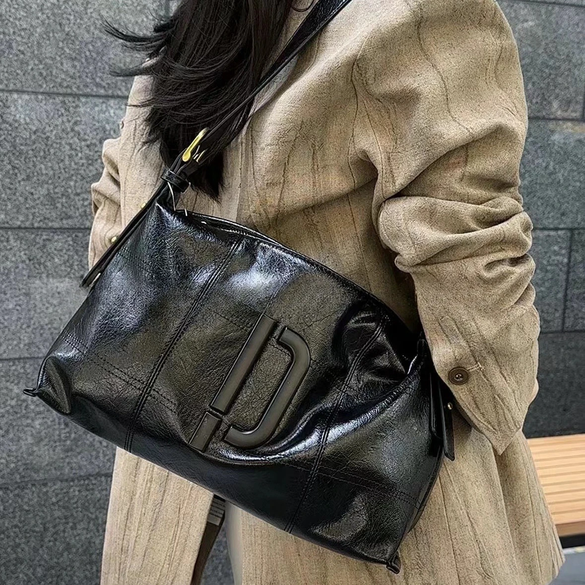 PECO Crackle Tote Bag Large Capacity Genuine Leather Travel Shoulder Soft Pillow Bag Crossbody Sports Bag