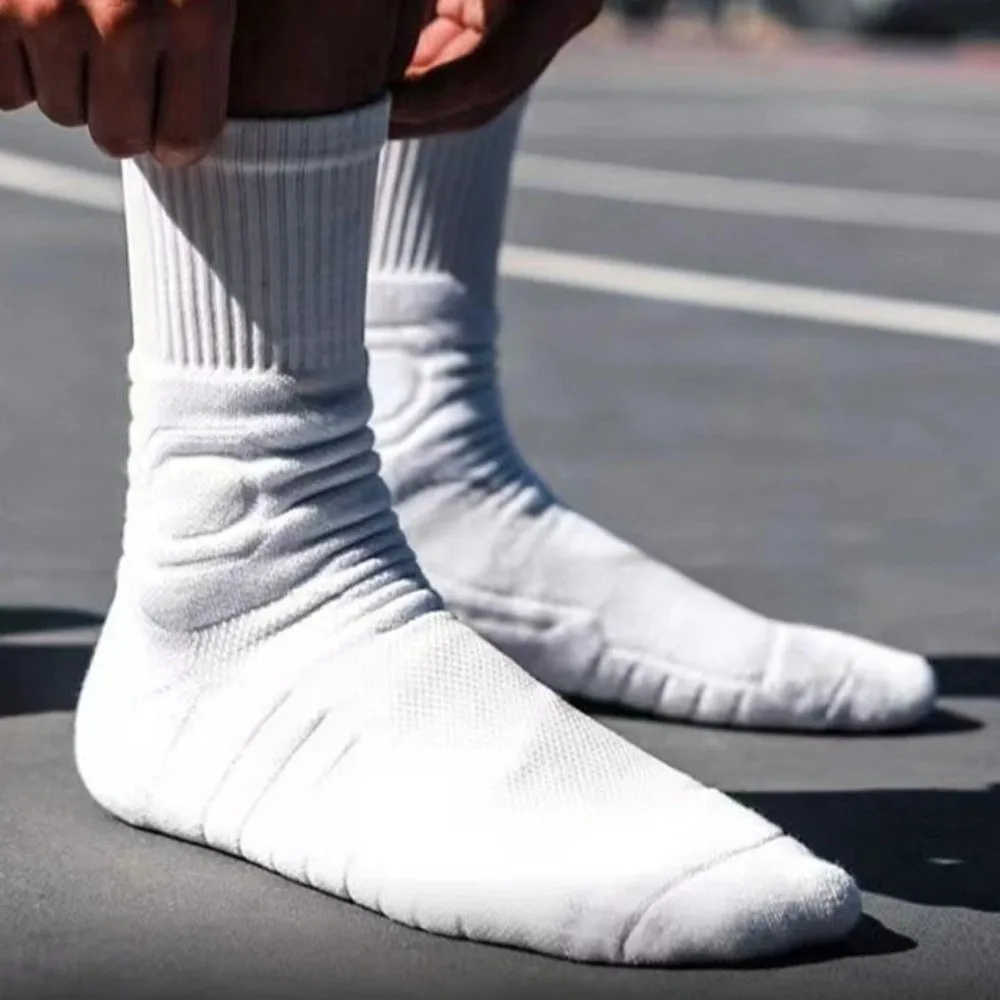 

6Pairs White and Black Basketball Crew Sock Breathable Bottom of Towel Athletic Sock Wear-resistant Thicken Compression Sock