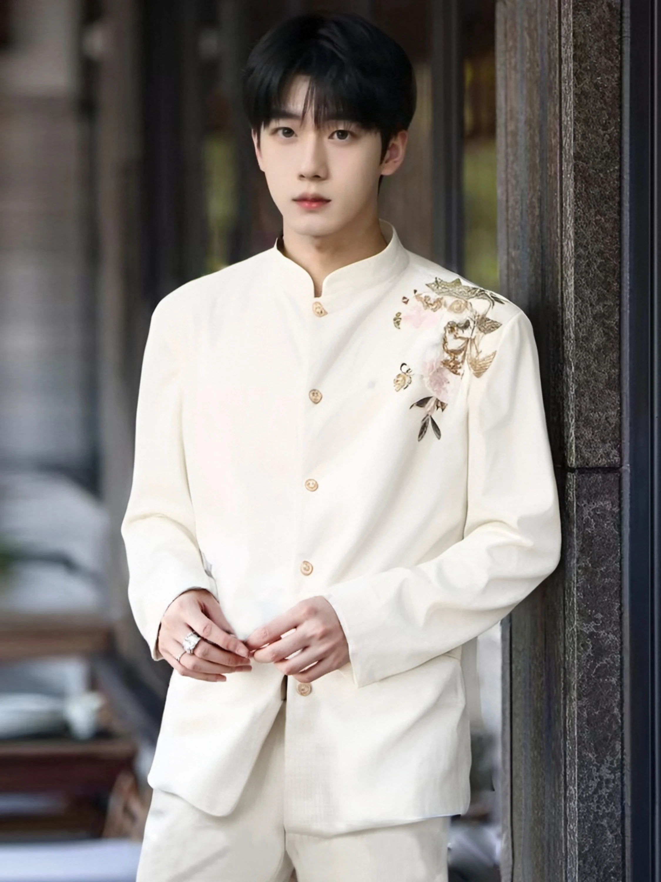 

Новый китайский костюм Тан с вышивкой «Слэ и пион», мужская свадебная одежда, костюм Зонгана с воротником-стойкой, повседневный костюм Ми...