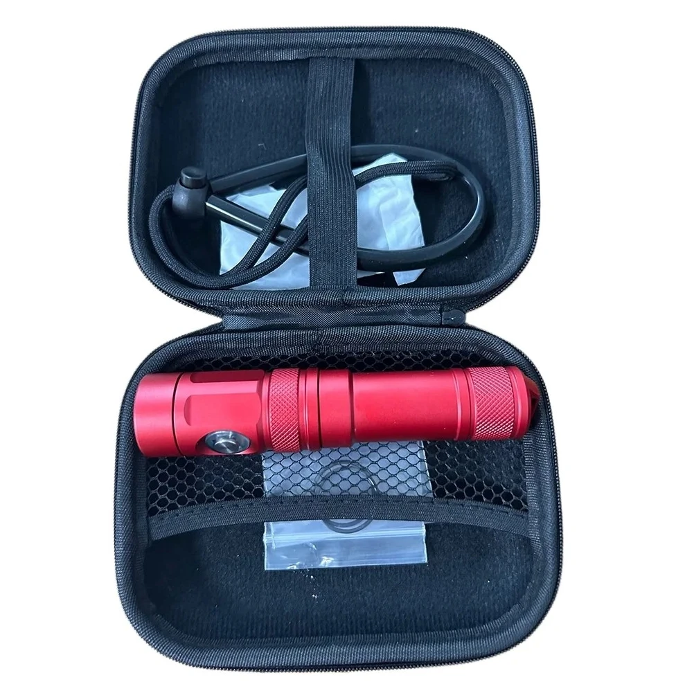 

Rechargeable LED Dive Light Type-C Indicator IP68 Waterproof 100M 1000lm Dive Flashlight with 21700 Type for Underwater Diving