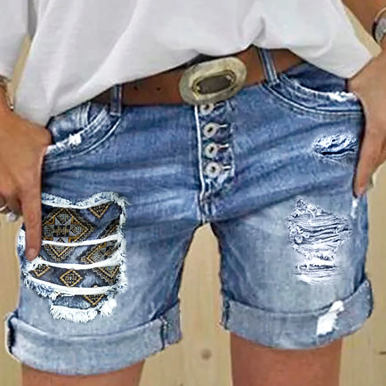 Celana pendek bordir antik musim panas wanita, celana pendek Denim kasual serbaguna longgar tambalan lubang dicuci mode 2024