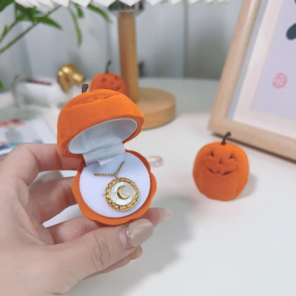 Creative Velvet Pumpkin Ring Box Halloween Space Saving Necklace Holder Portable Dustyproof Ring Bearer Box Valentine's Day