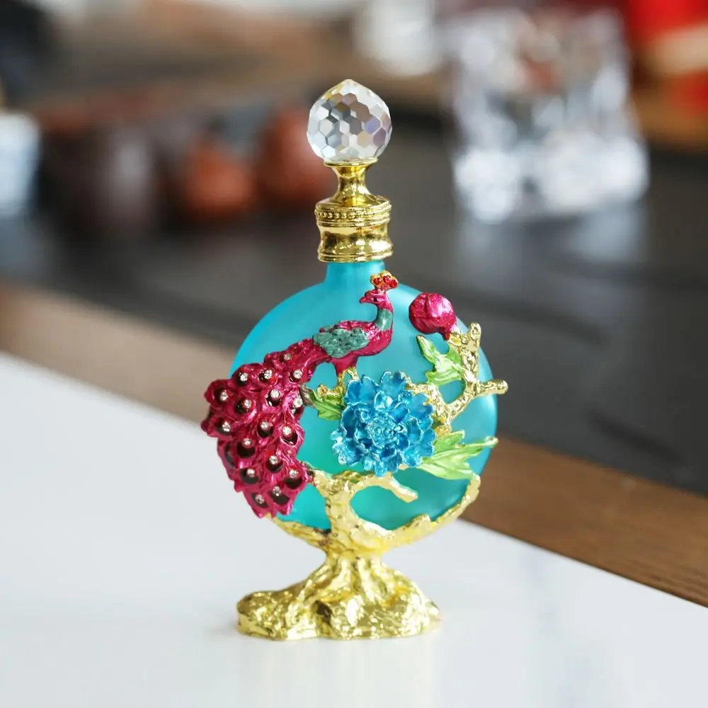 Luxury Essential Oil Dropper Bottle 30ML Dubai Style Travel Cosmetic Containers Exquisite 3D Peacock Empty Perfume Bottle