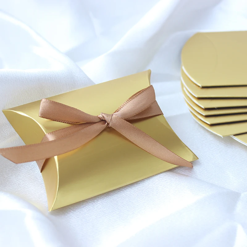 Scatole regalo di caramelle con cuscino dorato da 50 pezzi per bomboniere di fidanzamento per Baby Shower di compleanno di natale di nozze