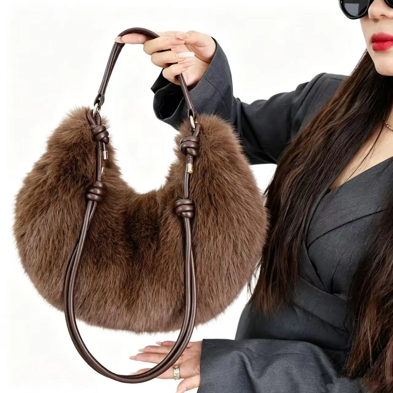 Women's Bag 2026 New Model Japanese and Korean Cross-Border Autumn and Winter Faux Fox Fur Bag Fashion Underarm Bag Plush Large Capacity Crossbody Bag