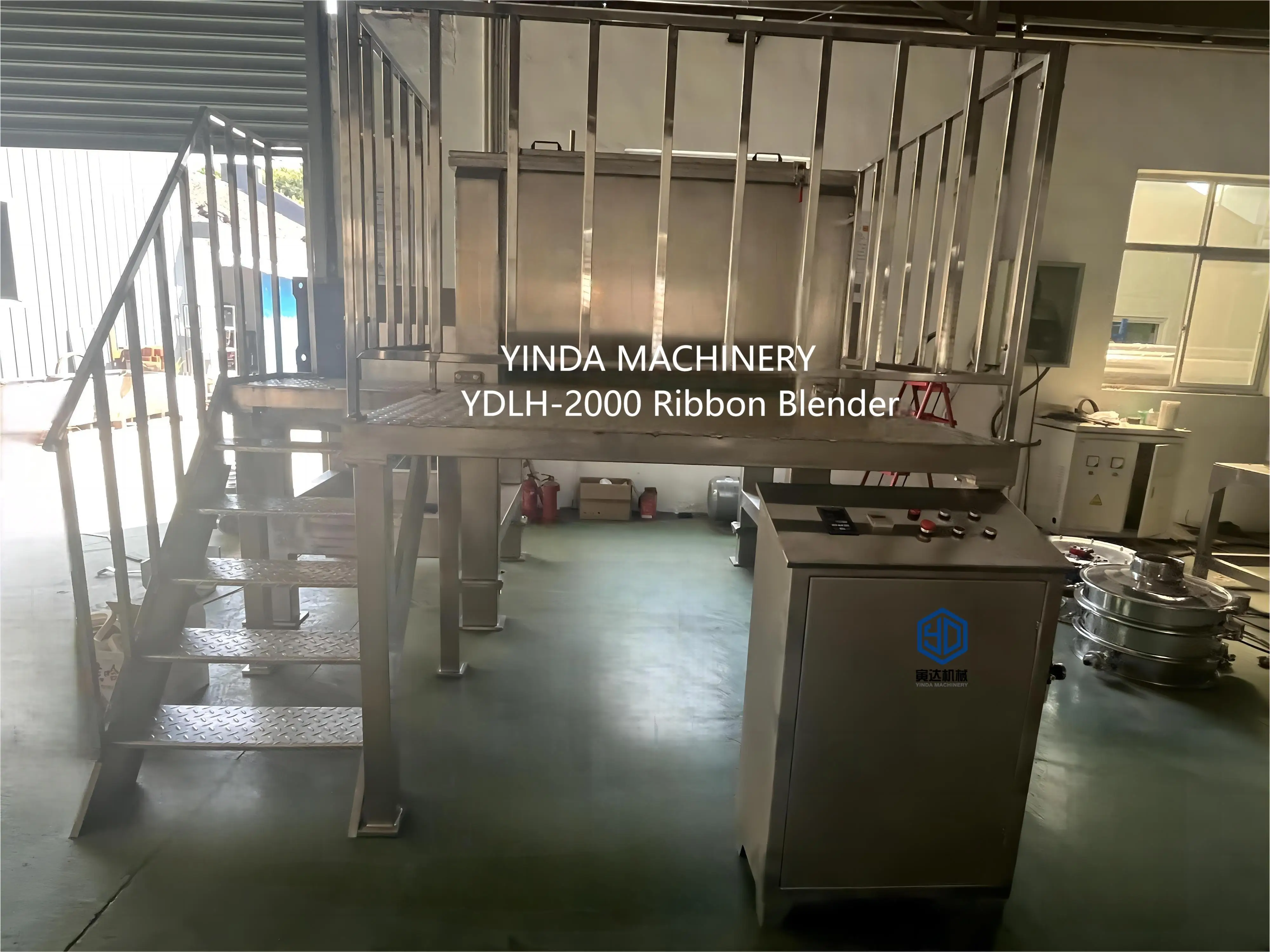 Yinda 2000L Automatic Ribbon Blender Mixer with Agitator for Flour Vitamin Powder & Operator Platform & Stairs