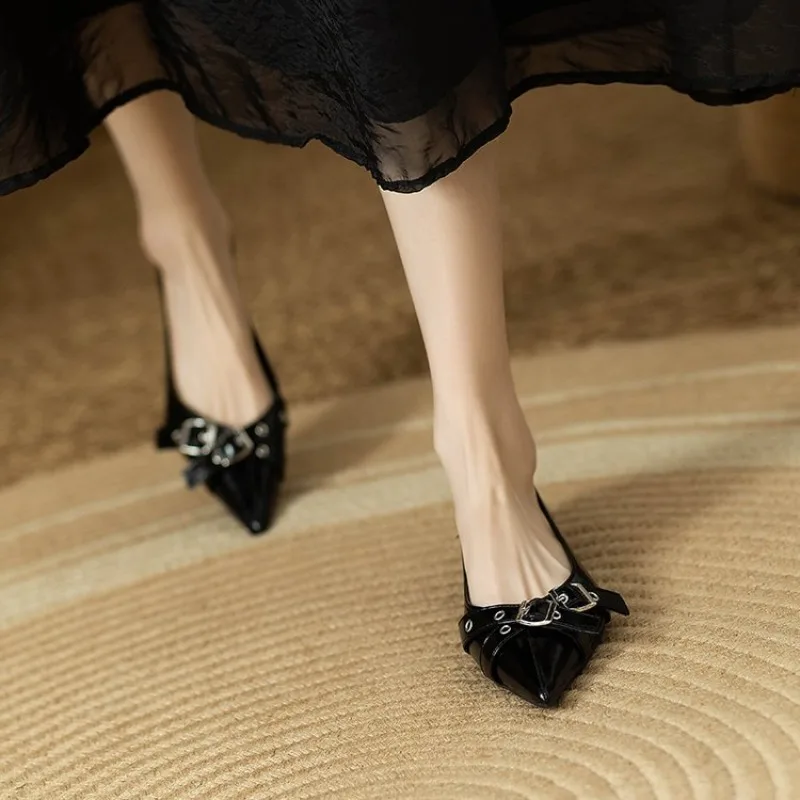 Chaussures simples à talons bas pour femmes, nouvelle boucle de ceinture, bouche peu profonde, talon carré, mode printemps-automne 2025