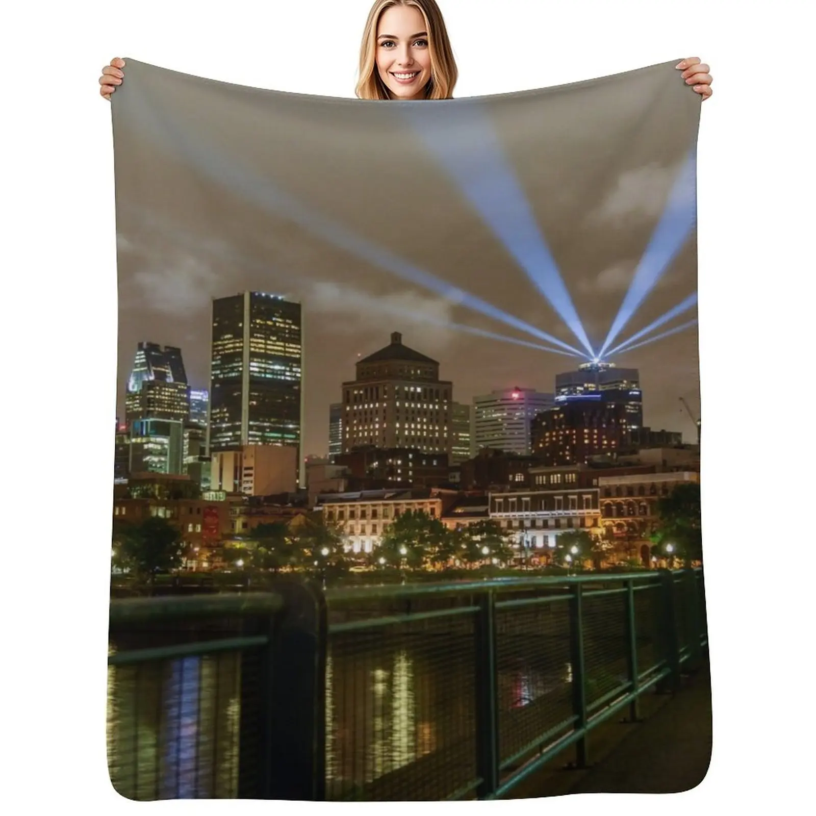 

Montreal, Canada Throw Blanket Fluffy Cozy Throw Blanket for Home Decor