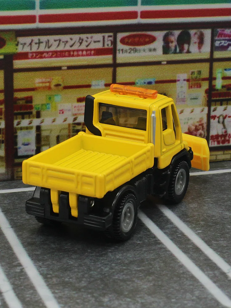 TAKARA TOMY tomica lega modello di auto n. 22 Mercedes Benz UNIMOG spazzaneve, regalo di festa di natale di Halloween per bambini per ragazzi