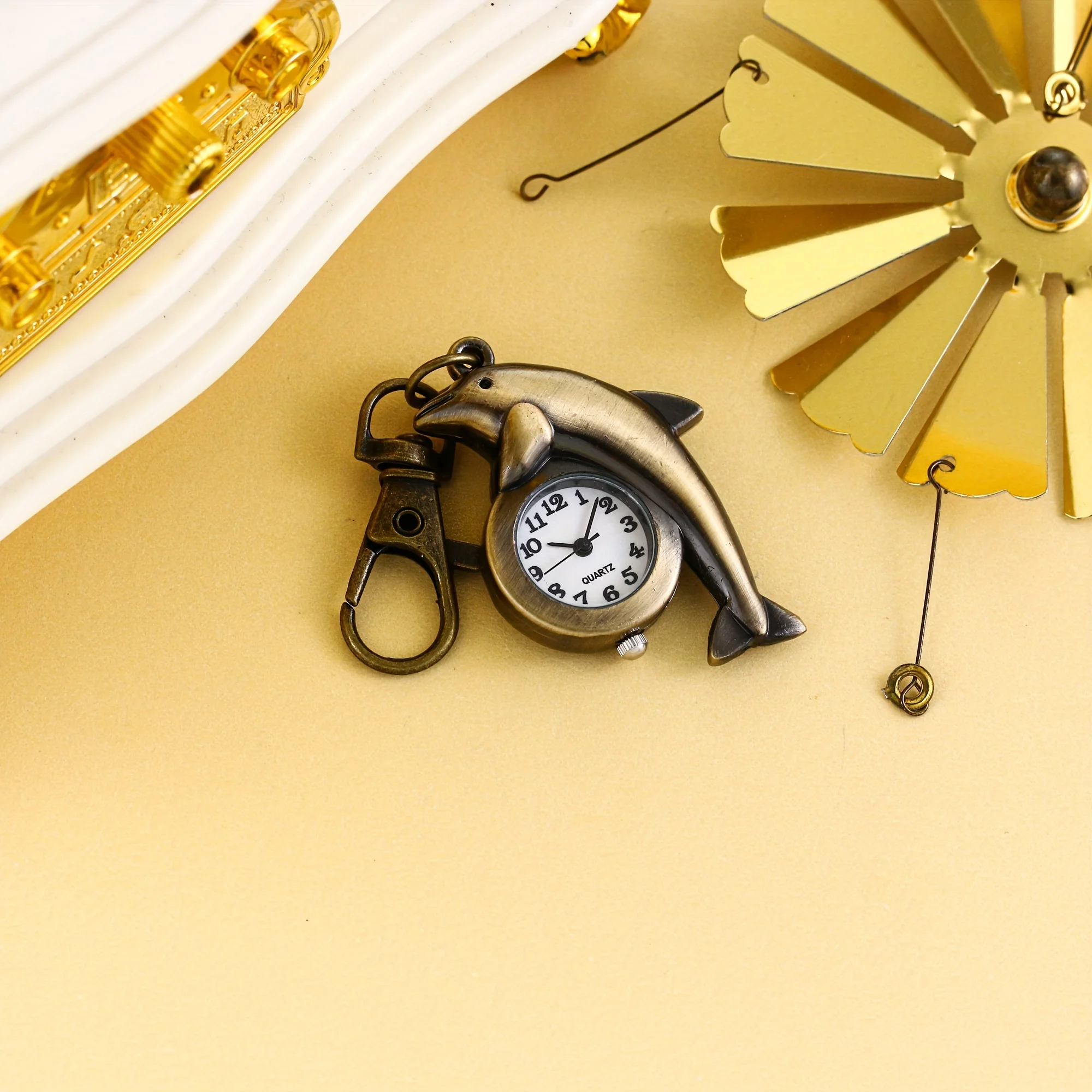 Dolphin and pufferfish keychain watch, cartoon retro backpack, watch accessories, time watch, universal for men and women