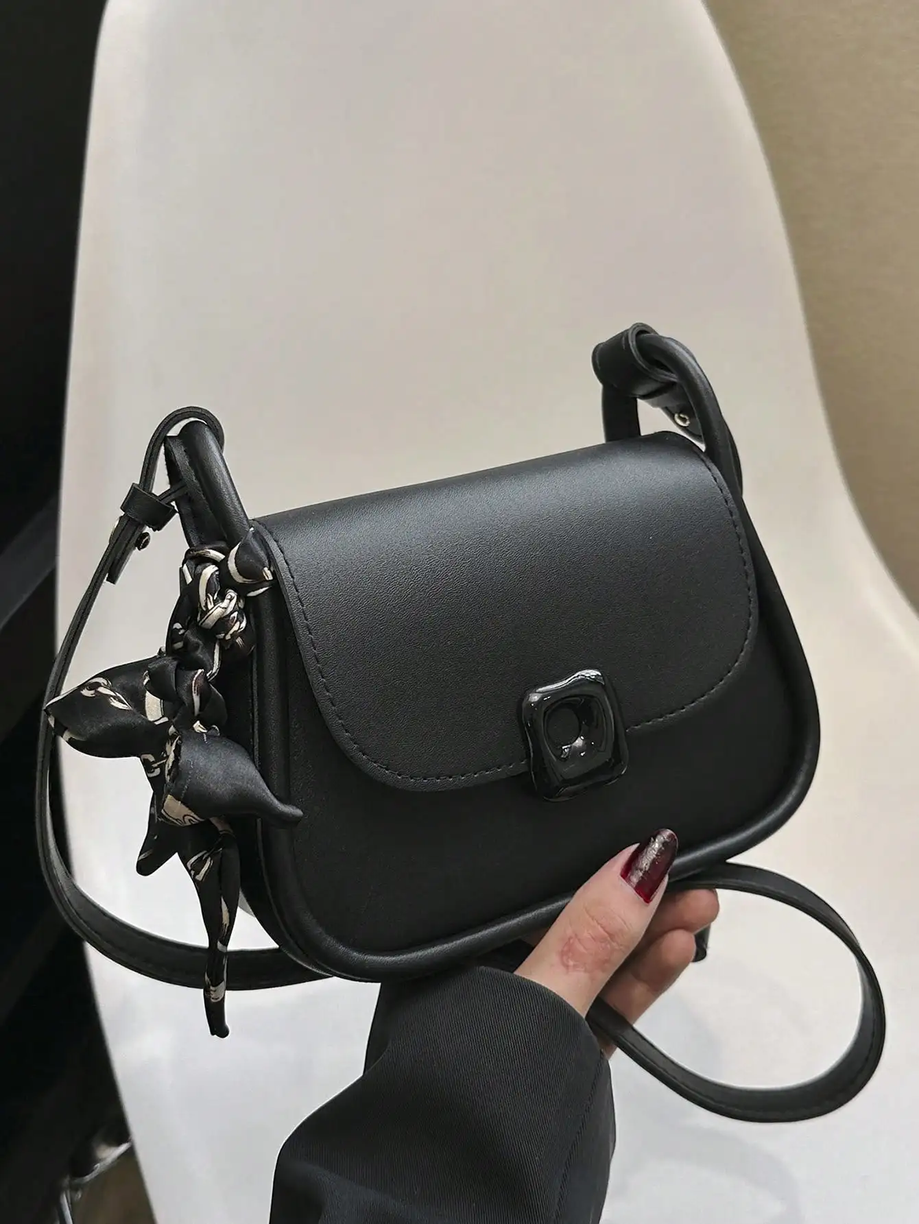 

1pc Solid Color Soft Edge PU Saddle Bag, Mini Magnetic Flap Adjustable Strap Shoulder Bag, Suitable For Women Casual Daily Use