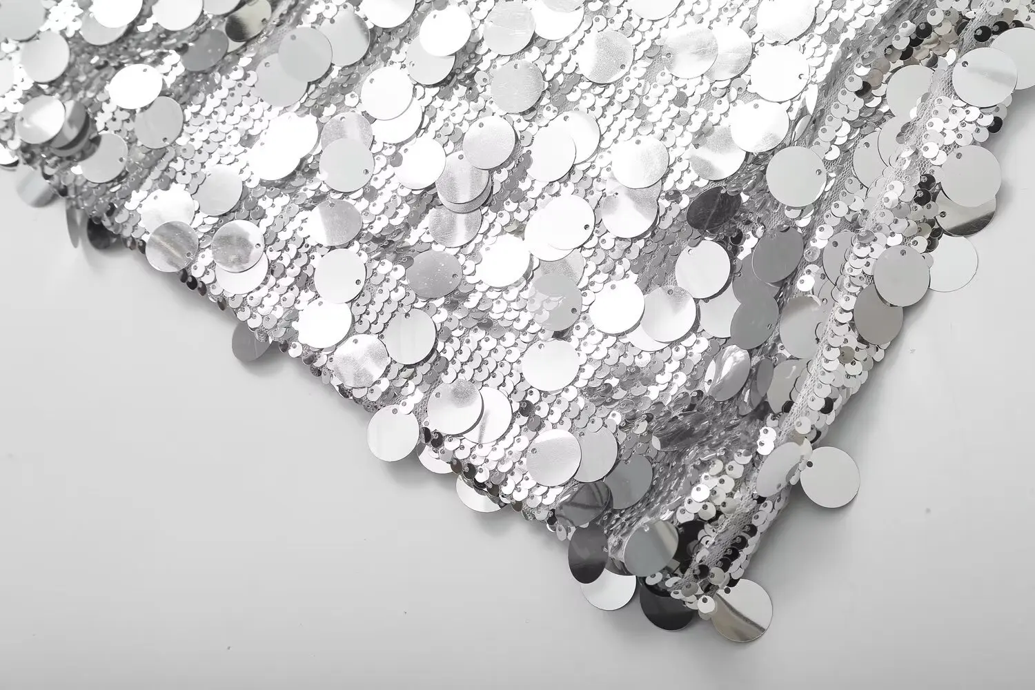 Schicker Pailletten-Minirock mit hohem Bund und seitlichem Reißverschluss, Vintage-Mode, Damenrock – Detail 9