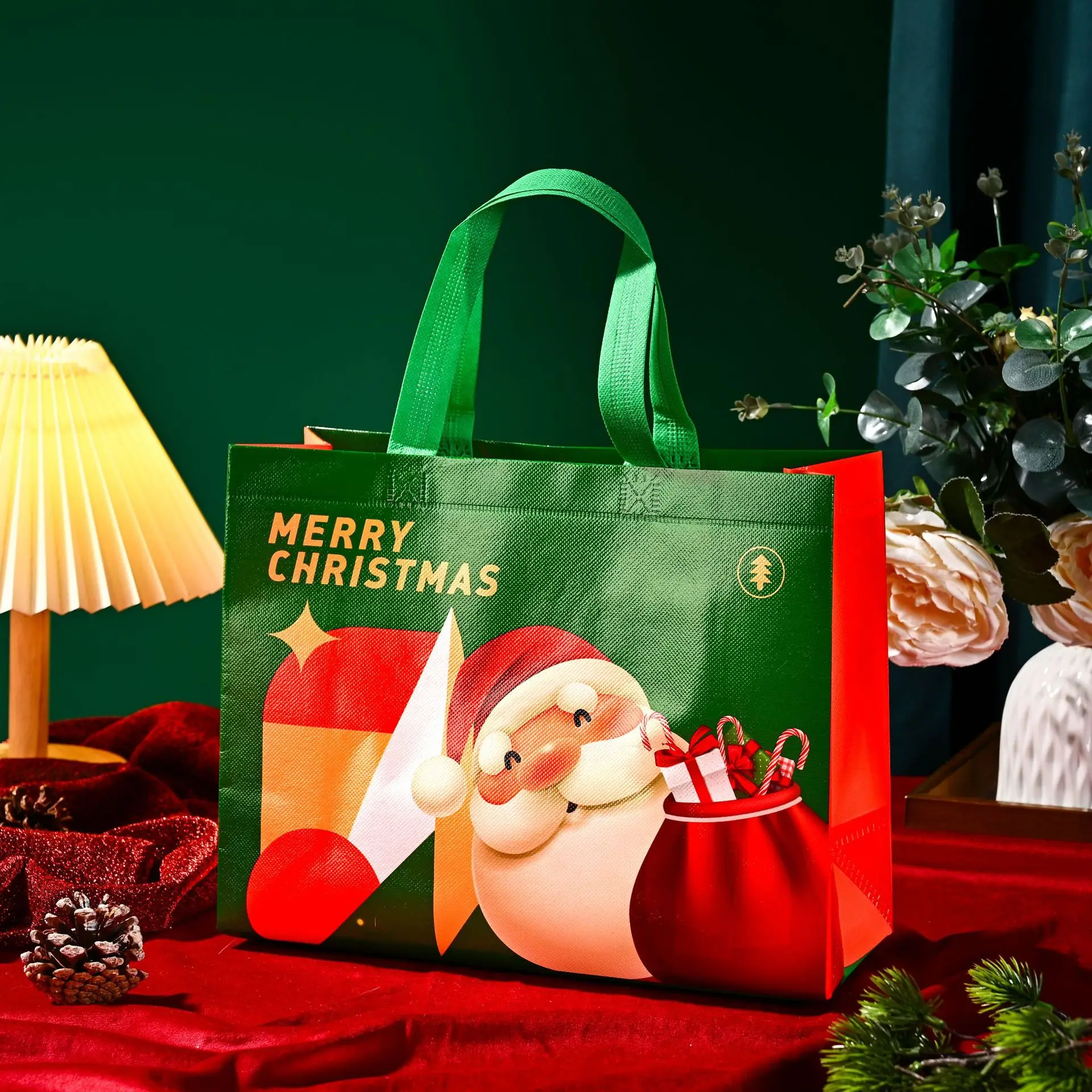

5PC Christmas Gift Bag Santa Elk Snowflake Tote Bags Candy Gift Packaging Bag Thickened Non-woven Printed Waterproof Gift Bags