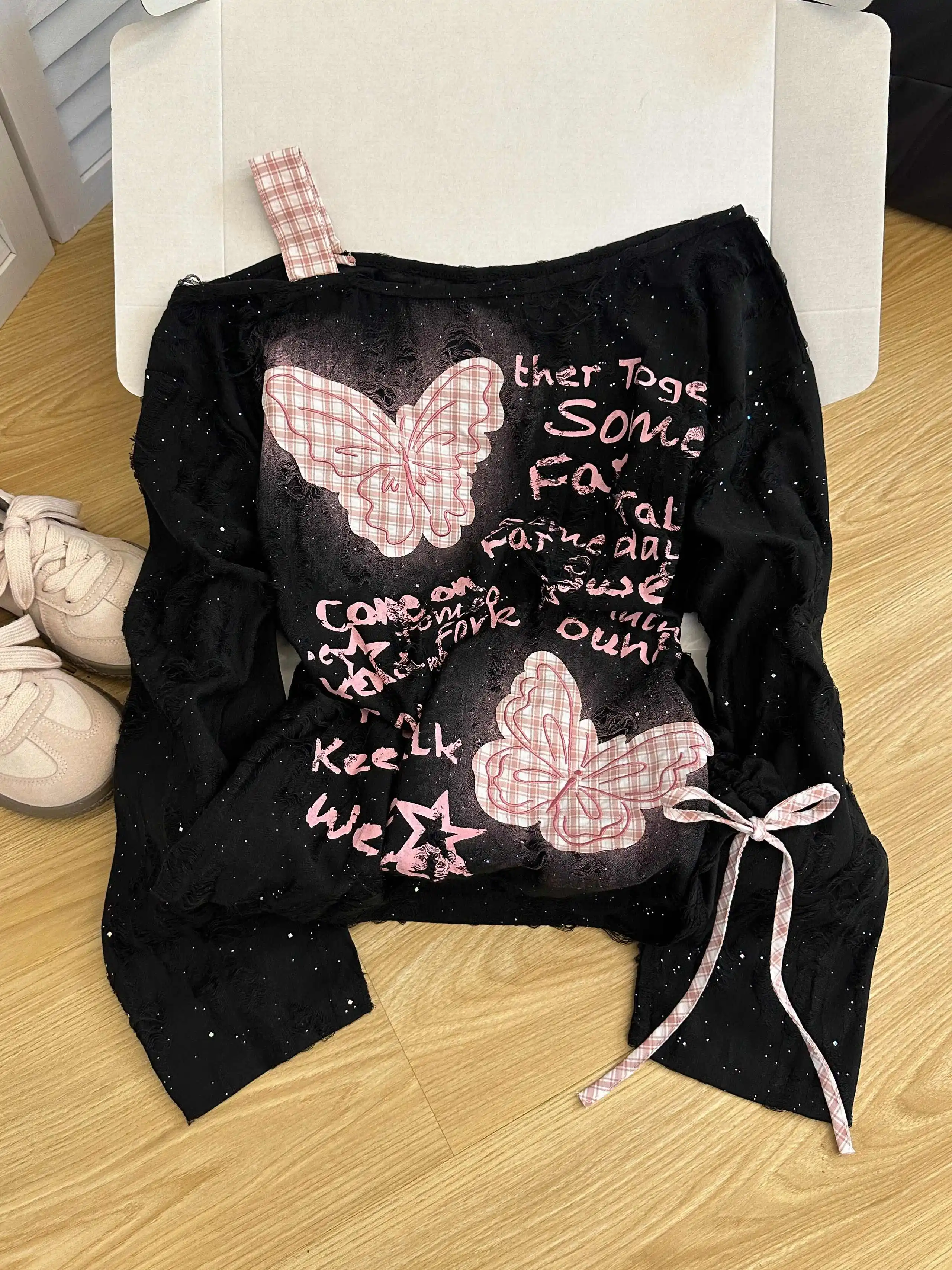 

Y2K Butterfly Patch Graffiti Letter Oblique Shoulder Long Sleeve T-shirt Women's Spring and Autumn Drawstring Top Shirt 2025