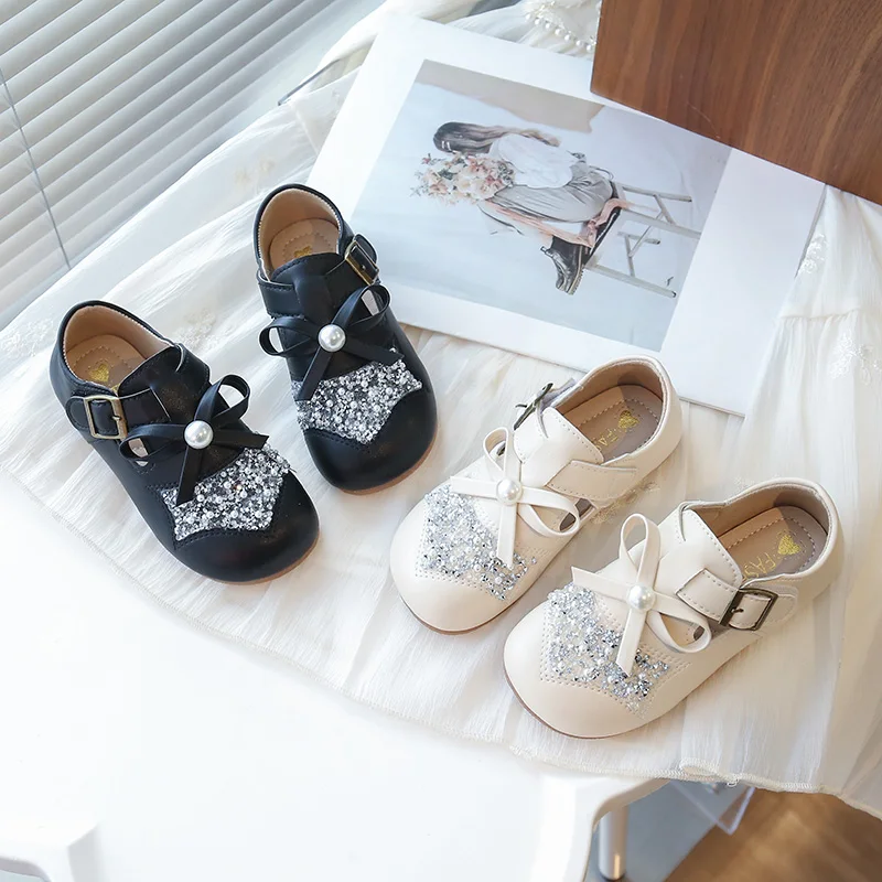 

Fashion Sequined Design Girls' Leather Shoes with Soft Soles in Spring and Autumn Are Comfortable Flat-heeled Princess Shoes.