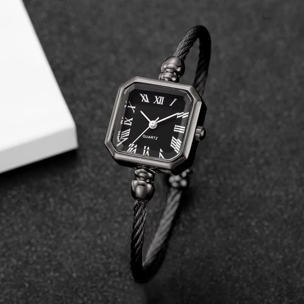 Open-Ended Bracelet Bracelet Watch Compact Size Analog Display Quartz Watch Digital Square Dial Miniature Design Ladies Watch