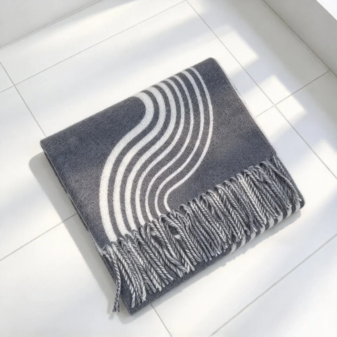 Luxury Brand Shawl Unisex Neck Warmer Soft Scarf Fashion Scarf Minimalist Versatile Handmade Premium Ideal for Gifting 30*180cm