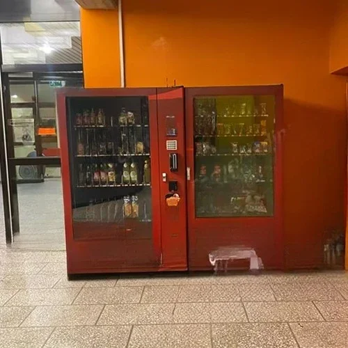 Unmanned store Cold drinks Snacks Vending machine Beverages Beer Candy belt Refrigeration Indoor Outdoor view 6