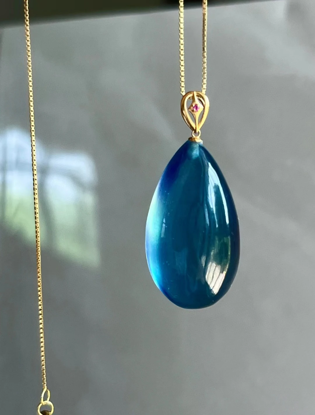 

Natural Blue Aquamarine Quartz Raddish Pendant Oval Carved 29.4*14.8*12.8m Jewelry 18K gold Blue Aquamarine Oval Necklace AAAAA