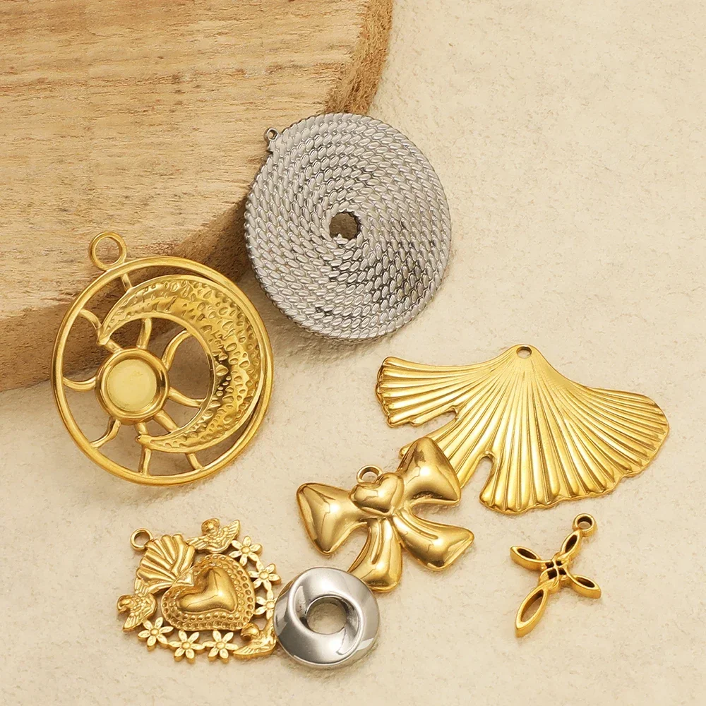 5pcs No Fade Stainless Steel Flowers Moon Charms Sweater Chain Pendants Bulk for DIY Earring Necklace Jewelry Making Supplies