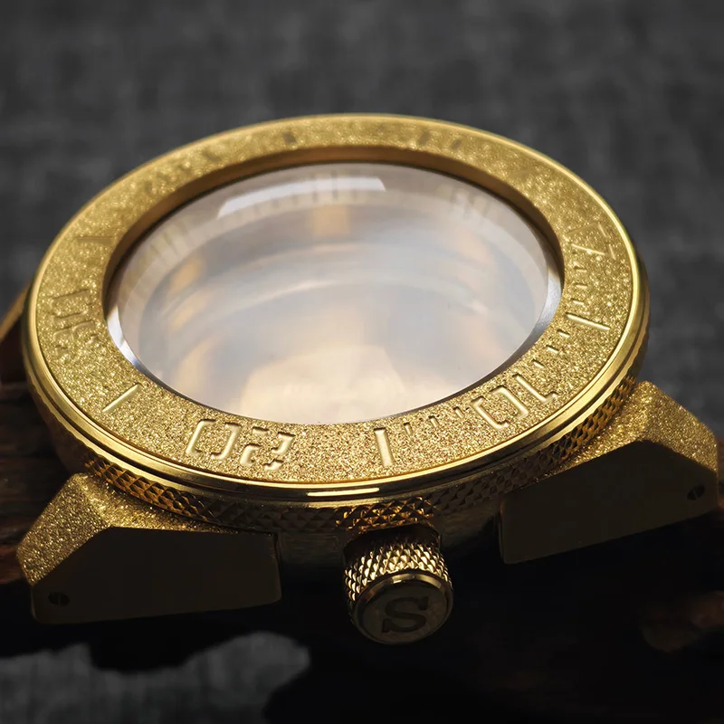 Gold King Samurai Watch Case Gritted Nail Sand Finish Fits NH34 NH35 NH36 4R35 7S Movements Men's Diving Watch NH35 Watch Case