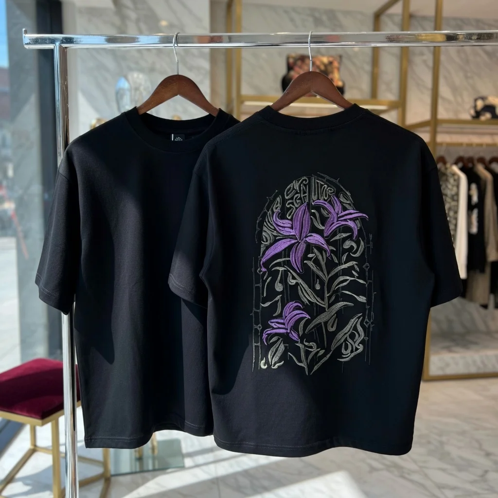 2026 New High Quality DERSCHUTZE  T-shirt Retro Black Back Embroidered Flower Loose Round Neck Casual Men's Top Tee