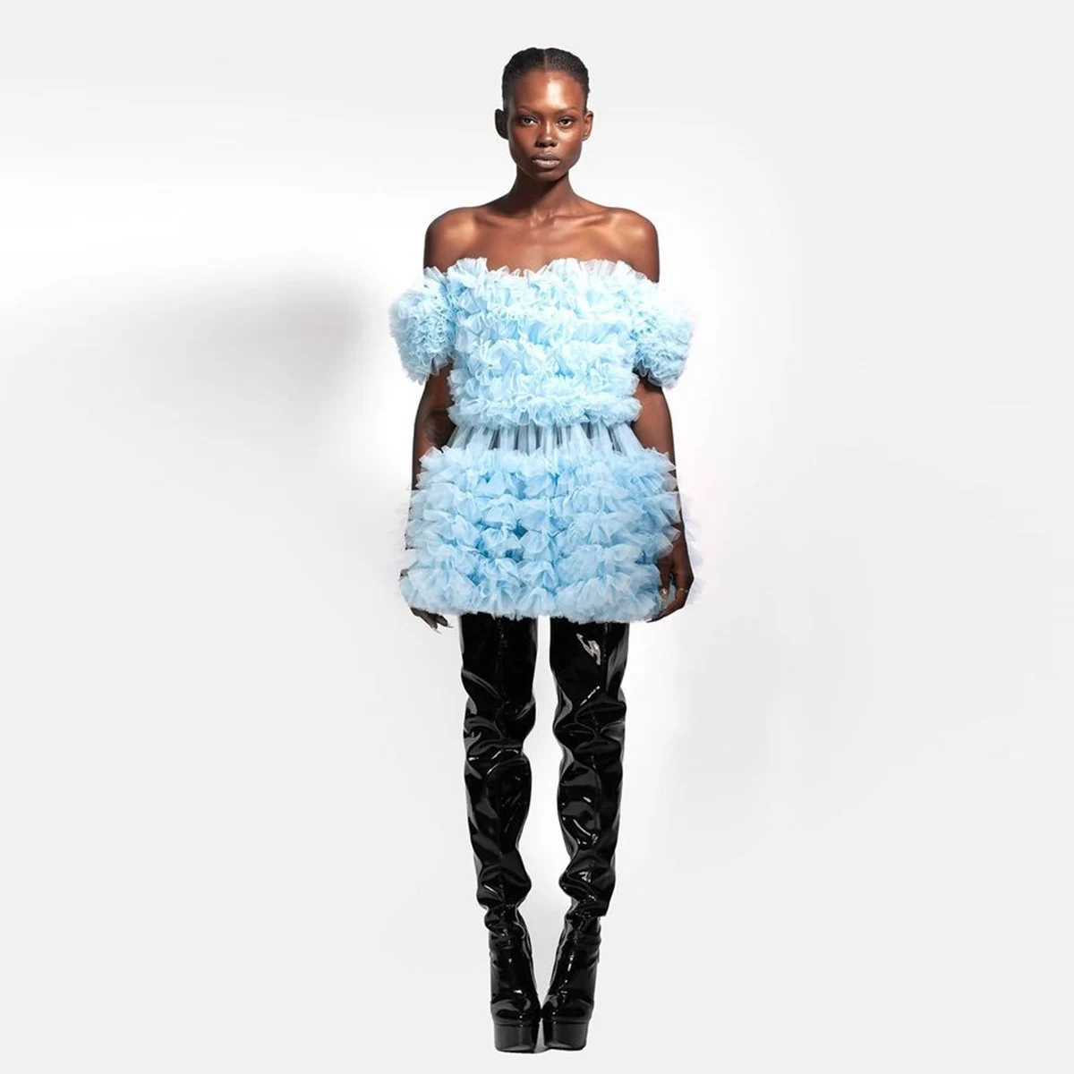 Vestido de festa curto azul de tule com babados, camadas fofas de tule com babados, mini vestidos em camadas, ombro de fora, vestido de gala para eventos