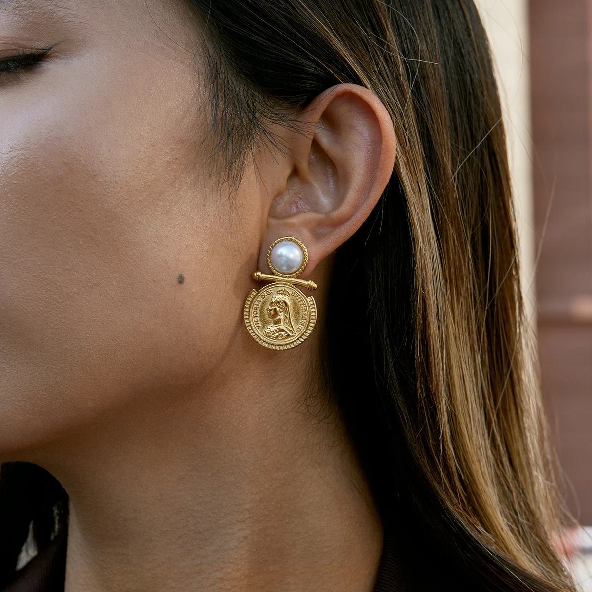 

Yori Resin Imitation Pearl Portrait Coin Earrings Daily Stainless Steel Trending Ear Jewelry Accessories New Gift