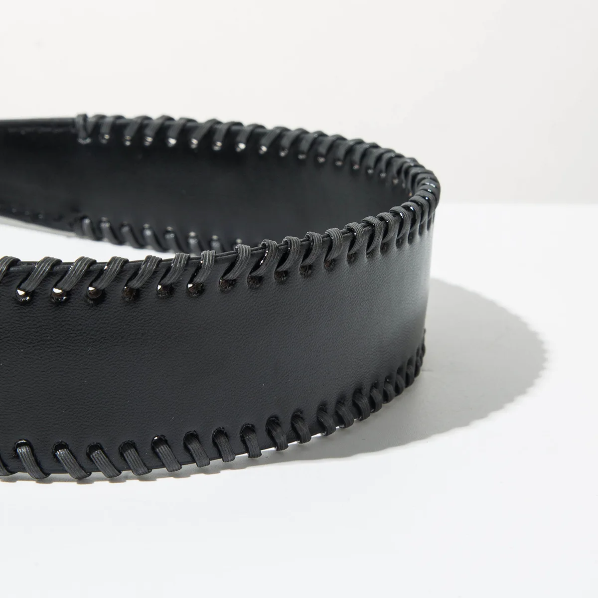 Neues PU-Leder Stirnband mit Farbblockierung, Breitkrempiges, Retro, Hochwertiges Stirnband, Vielseitiges Accessoire für den Täglichen Gebrauch – Detail 12