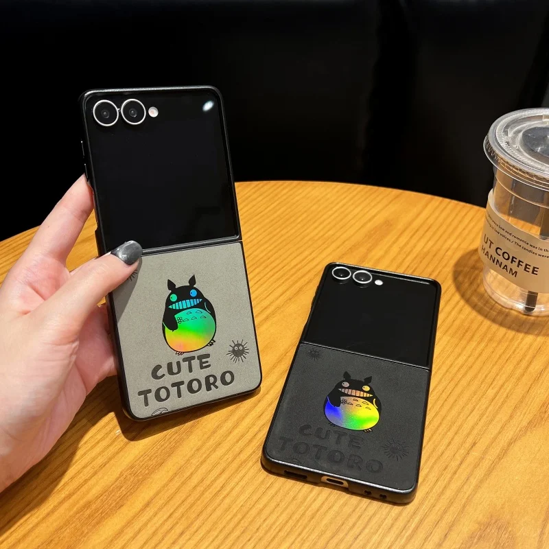 

Cute Anime Cartoon T-Totoros Emboss Laser Leather Case for Samsung Galaxy Z Flip 6 5 4 7 FE Zflip6 ZFlip7 Shockproof Cover﻿