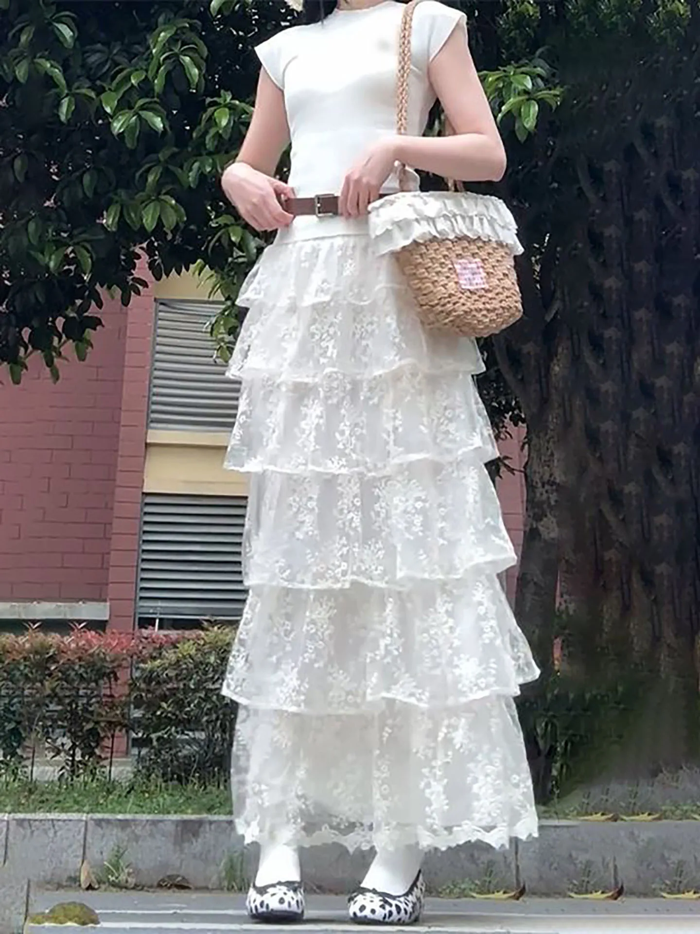 

Elegant White Lace Slim Fit Top And Cake Skirt Set Two Piece Ensemble for Women Summer Fashion Casual High Waist Lace Skirt