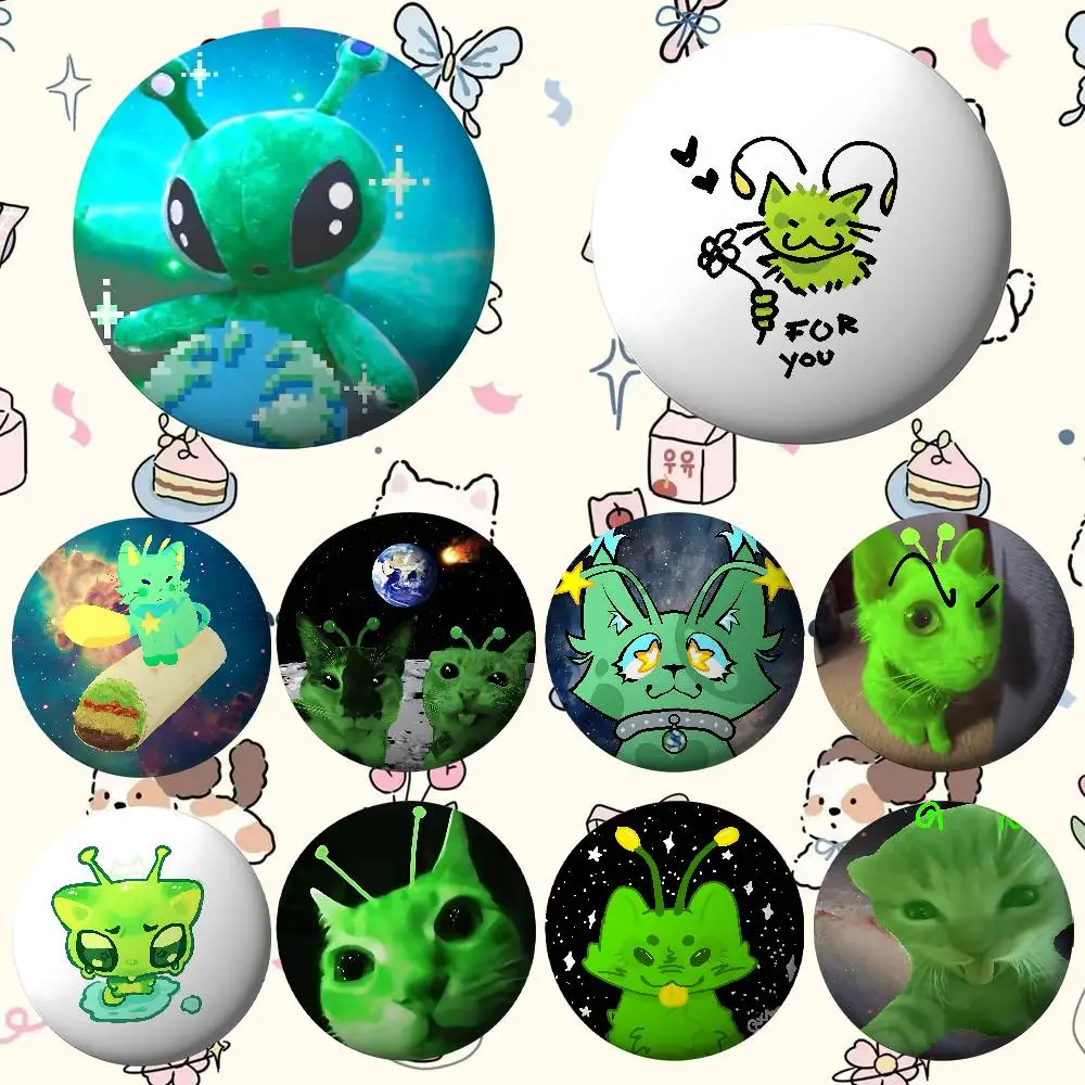 Niedliche grüne Alien-Katze-Abzeichen aus Weißblech, weicher Knopf, Brosche, Metallabzeichen, individueller Schmuck, Accessoires, Hut, Tasche, Revers
