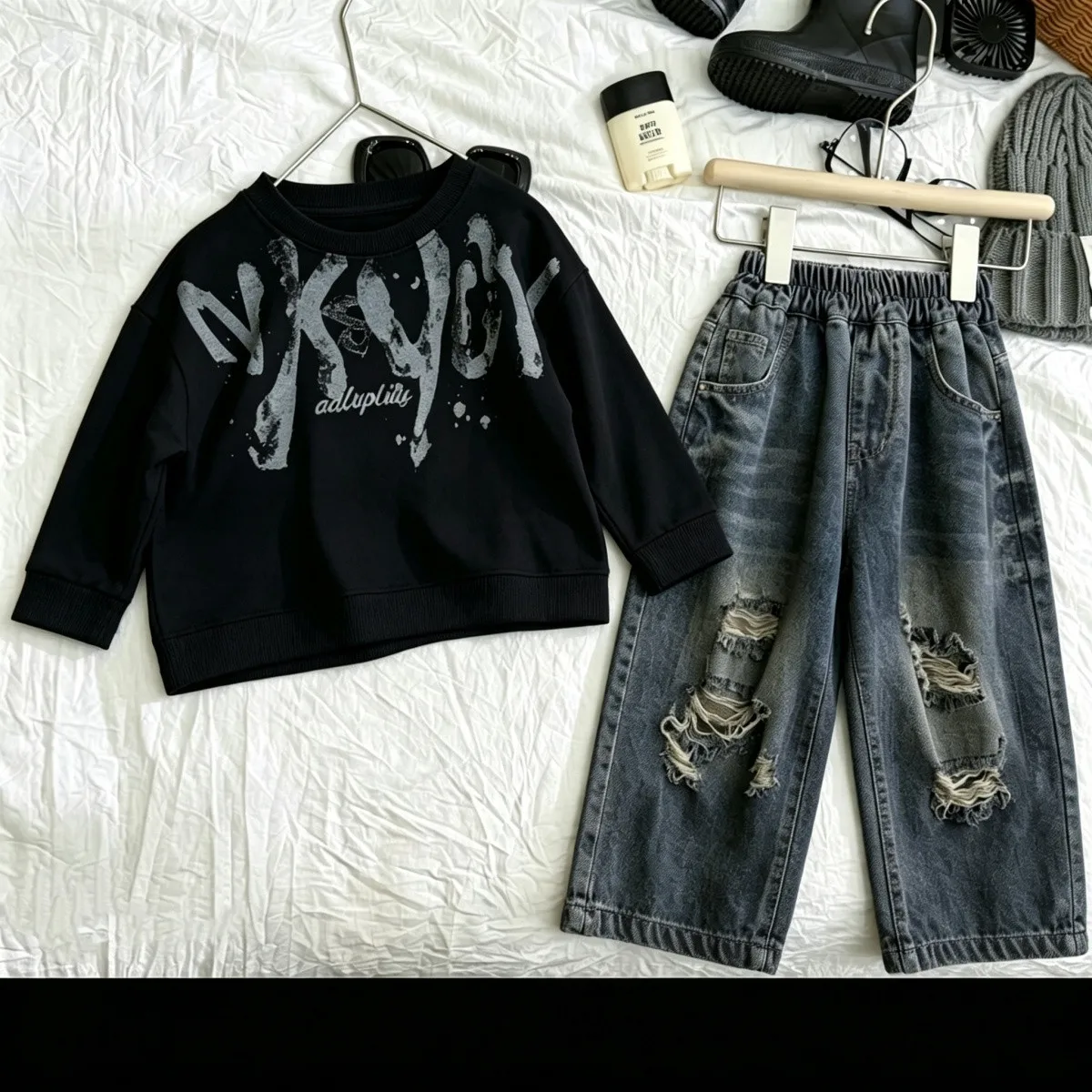 Boys' Spring and Autumn Set New Children's Long Sleeve Printed Top+Ripped Jeans Two-piece Set