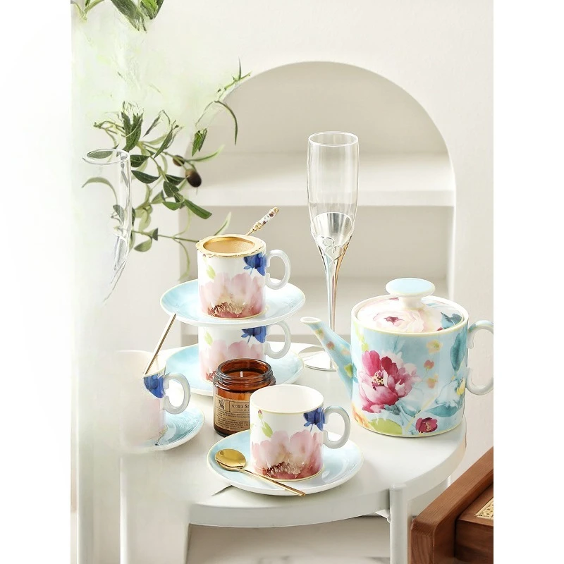 Oil painting, a pot of four cups and saucers, gift boxes, coffee sets, housewarming, newlyweds